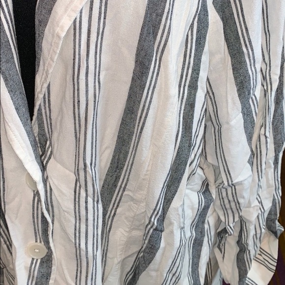 TORRID black and cream striped linen blazer!! - Picture 6 of 8